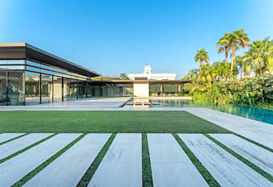 Villa with pool 13