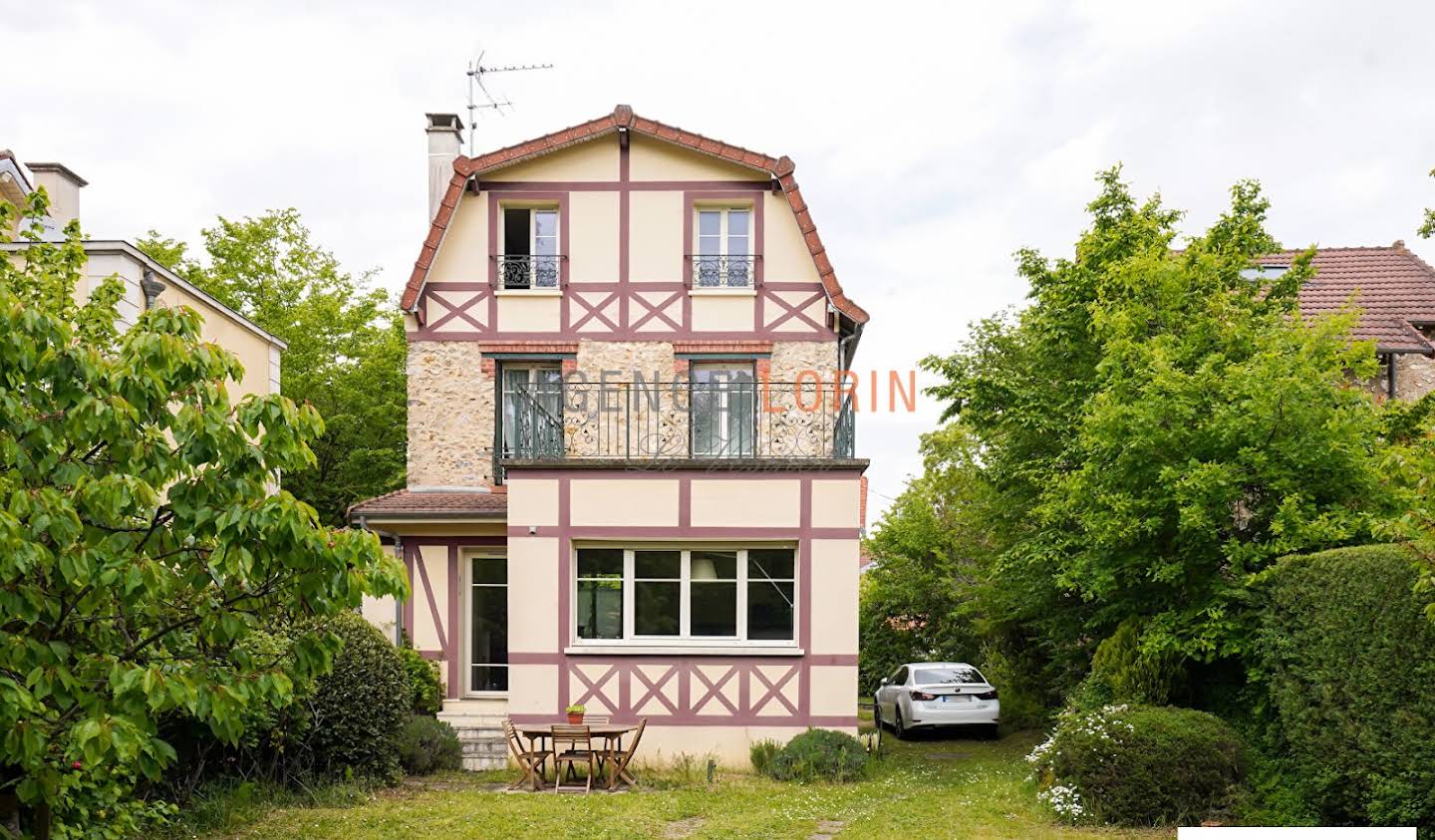 House with terrace Le Vésinet