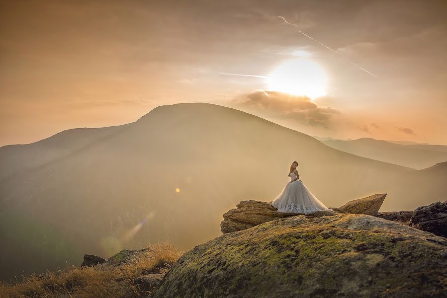 Wedding photographer Liviu Dumitru (liviudualphoto). Photo of 24 February 2016