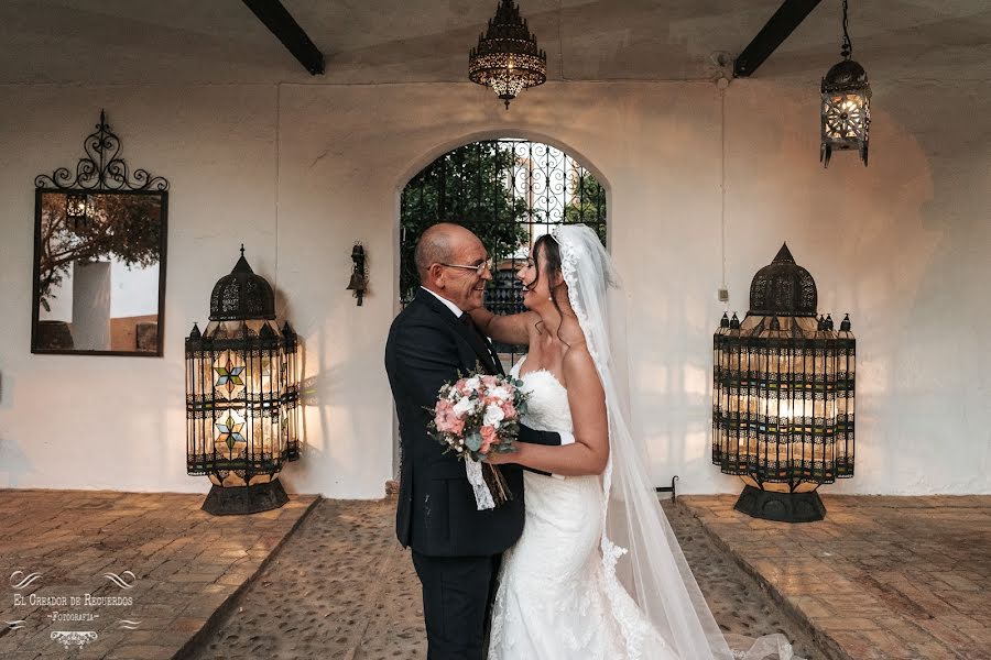 Wedding photographer Pablo Xávega (creadorrecuerdos). Photo of 27 September 2019