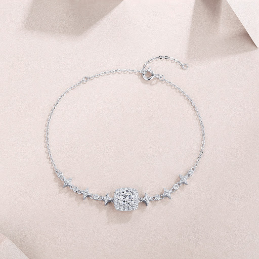 Title 2, S925 Silver Bracelet with 1 Carat Moissanite fo...