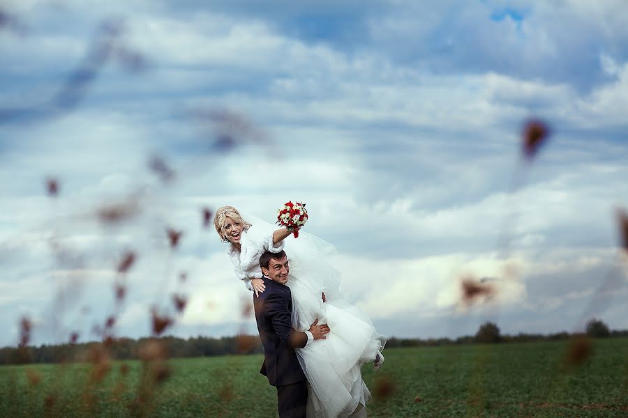 Fotografo di matrimoni Yuliya Vlasenko (vlasenkoyulia). Foto del 10 dicembre 2013