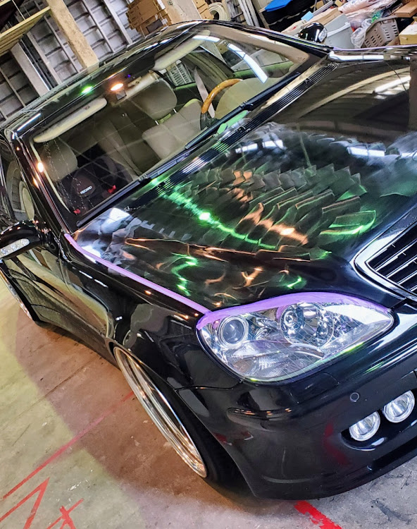 Sクラスセダンのポア組合長・w220保存会・車幅の暴力・vittwidebody・ブラバス5.8に関するカスタム事例の投稿画像2枚目