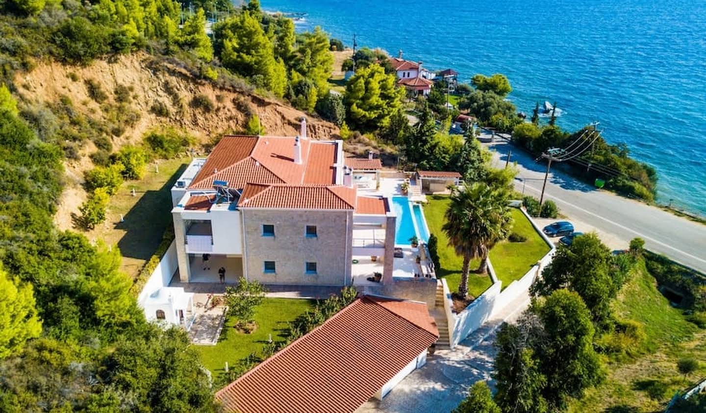 Villa with pool Nea Skioni