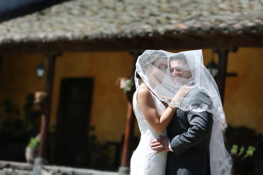 Fotografo di matrimoni Ronnal Pasquel (ronnalpasquel). Foto del 4 aprile 2018