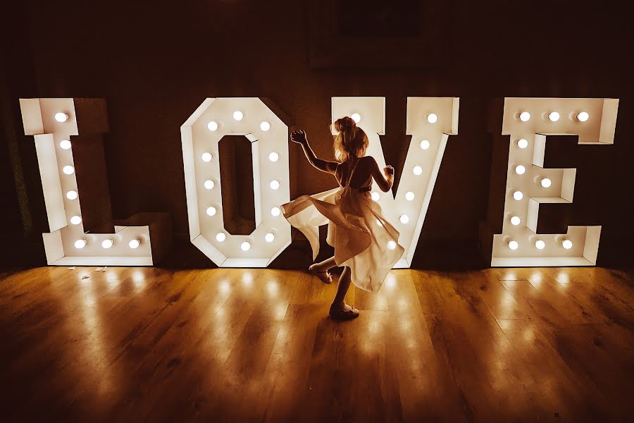 Fotógrafo de casamento Marcin Szwarc (szwarcfotografia). Foto de 14 de janeiro 2018