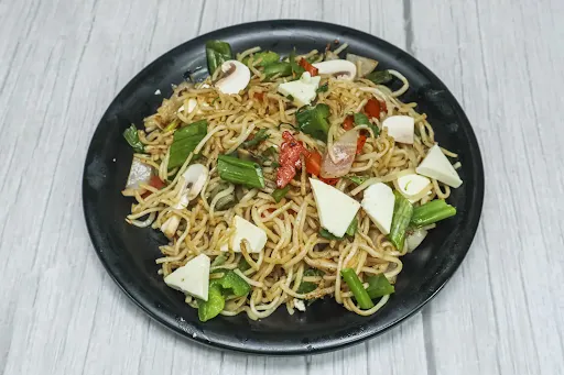 Veg Hakka Noodle