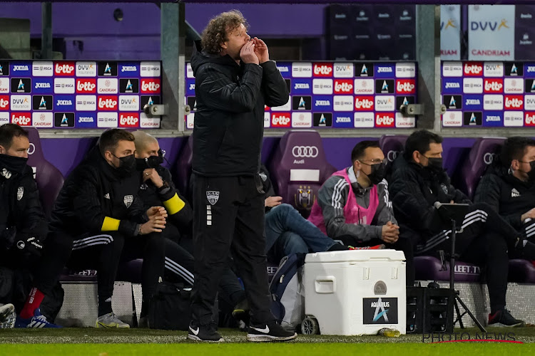 Als je zo'n matchbegin ziet, word je gek als coach van Eupen: "Ik zag minder dan 50 procent van wat het moet zijn"