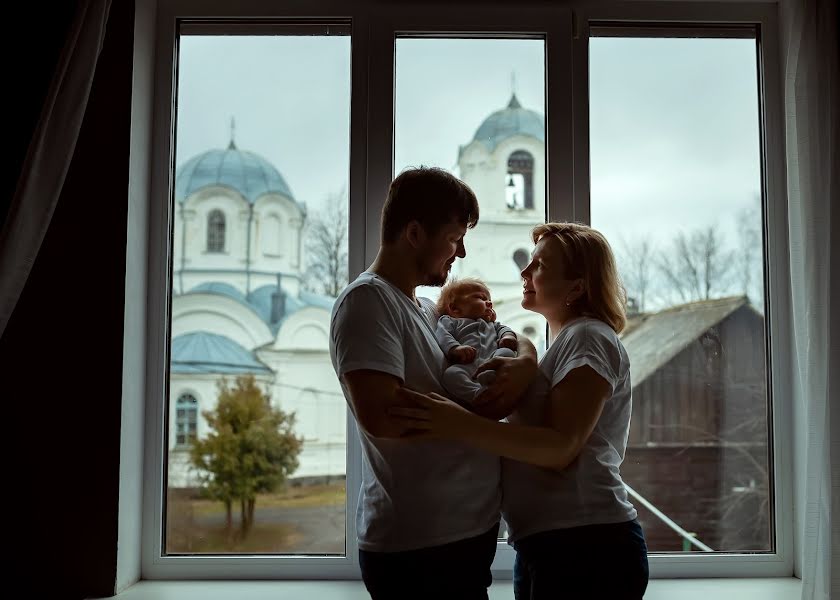 Fotografo di matrimoni Lyubov Astapenko (cbd0xbi). Foto del 18 novembre 2021