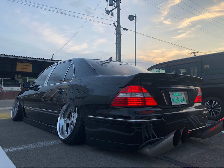 セルシオの鬼キャン・フルアーム・車高調整に関するカスタム事例|車のカスタム情報はCARTUNE セルシオの鬼キャン・フルアーム・車高調整に関するカスタム事例|車のカスタム情報はCARTUNE