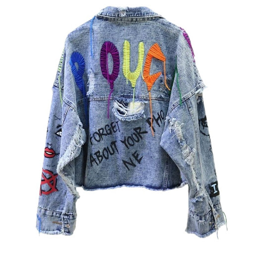 Title 6, Kadınların gevşek işlemeli denim ceketi