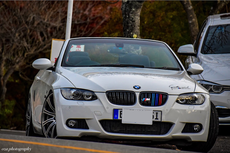 335i Cabrioletのbmw・E93・ミーティング・オフ会・神戸・タイヤ交換に関するカスタム事例の投稿画像1枚目