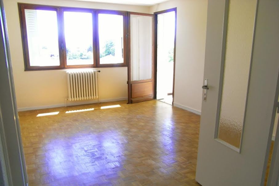 Location  appartement 3 pièces 56.94 m² à Saint-Gaudens (31800), 402 €