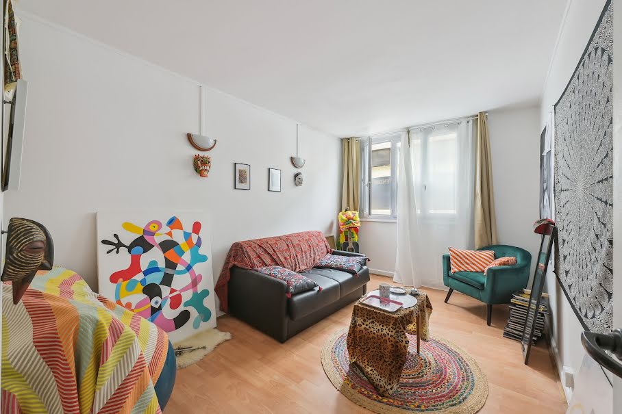 Vente appartement 2 pièces 42 m² à Paris 18ème (75018), 375 000 €