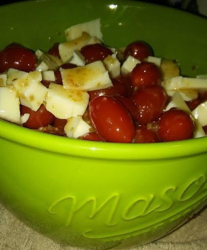 The salad looks good in this large Mason bowl...  just love these bowls...