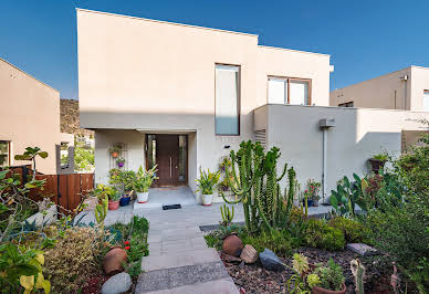 Maison avec jardin et terrasse 3