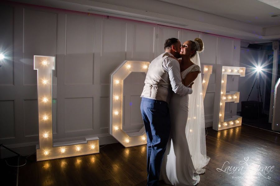 Fotografo di matrimoni Laura Grace (lauragrace). Foto del 2 luglio 2019