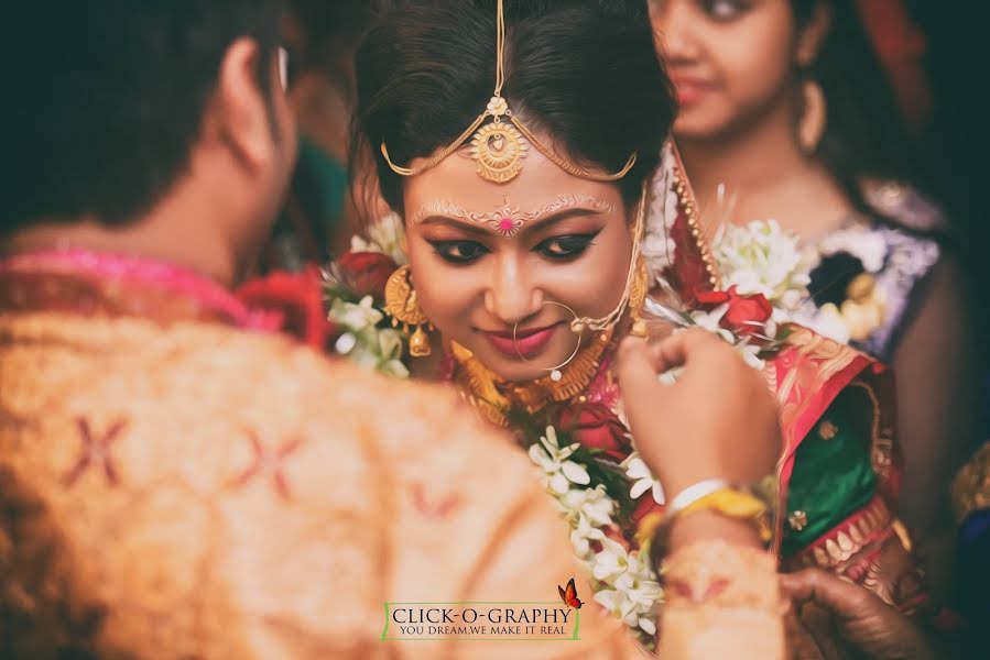 Wedding photographer Sandipta Sourav Paul (clickography10). Photo of 9 December 2020