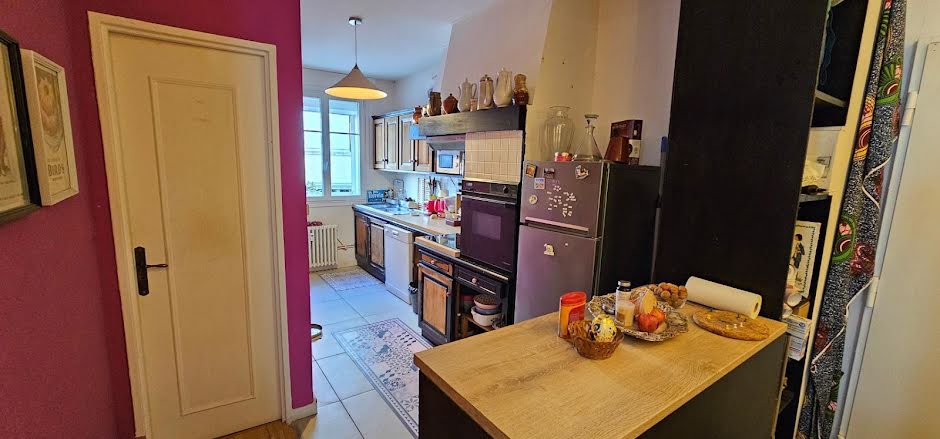 Location meublée appartement 4 pièces 96 m² à Poitiers (86000), 950 €