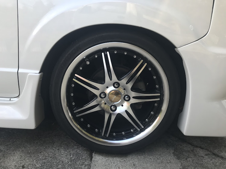 That’sのザッツ・洗車・ワックス掛け・とぅるぴかに関するカスタム事例の投稿画像2枚目