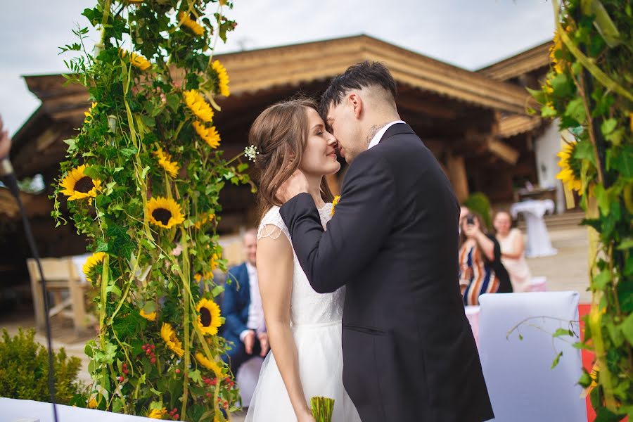 Fotógrafo de casamento Anton Solovev (solowey). Foto de 9 de maio 2020