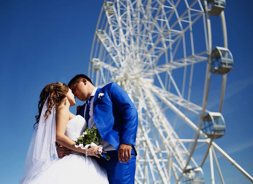 Fotógrafo de casamento Viktoriya Batalina (batalinavk1996). Foto de 8 de janeiro 2019