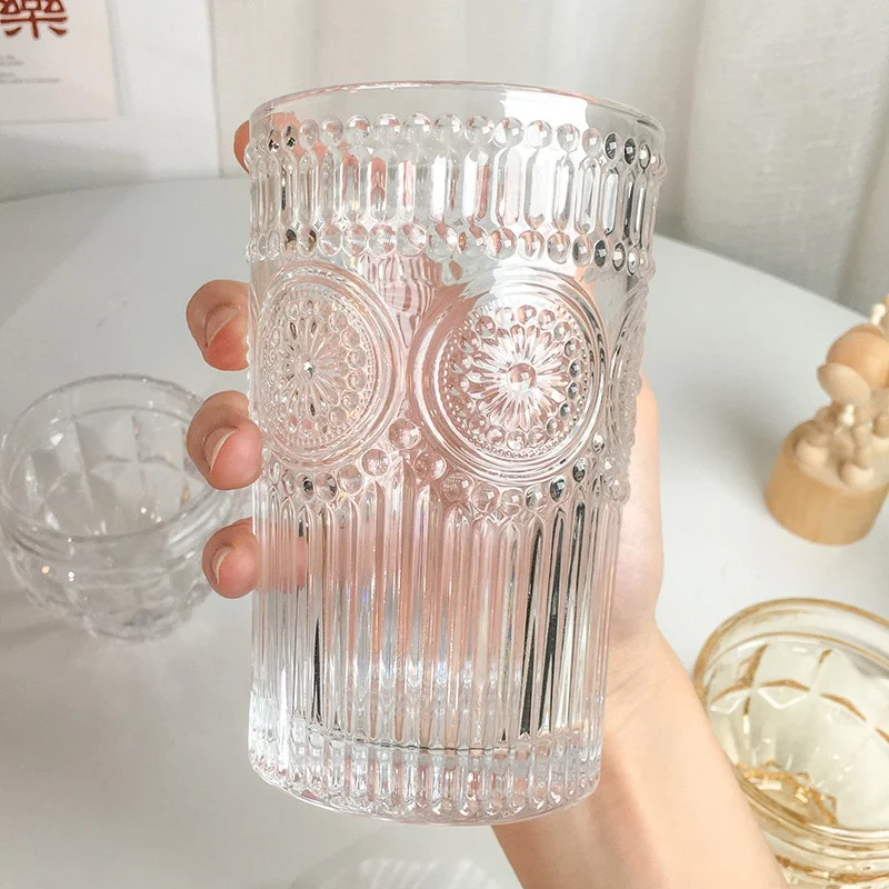 Title 5, Nordischer Retro-Glasbecher mit Sonnenblumen-Pr...