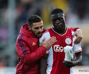 Opmerkelijk beeld bij Ajax, aanvoerder coacht mee: "Dit ondermijnt het gezag van Schreuder"