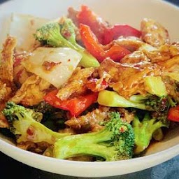 Vegan Hot Garlic Chicken Lunch Special