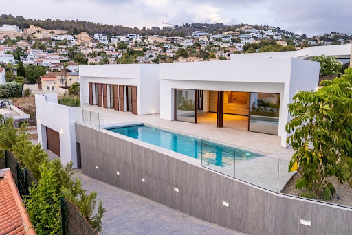 Property with pool 2