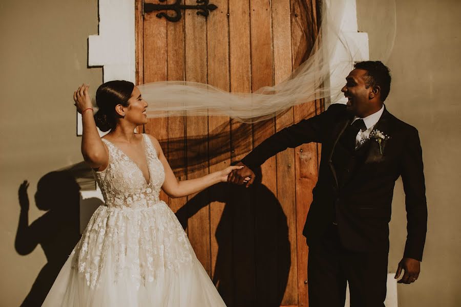 Wedding photographer Samantha Pinto (ameliamariaphoto). Photo of 19 October 2019