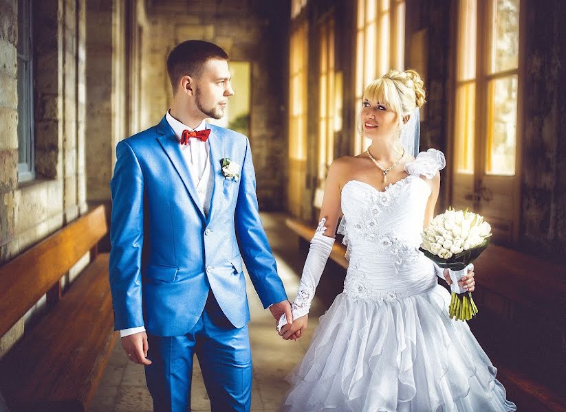 Wedding photographer Mikhail Tolstikov (mikewed). Photo of 17 May 2015