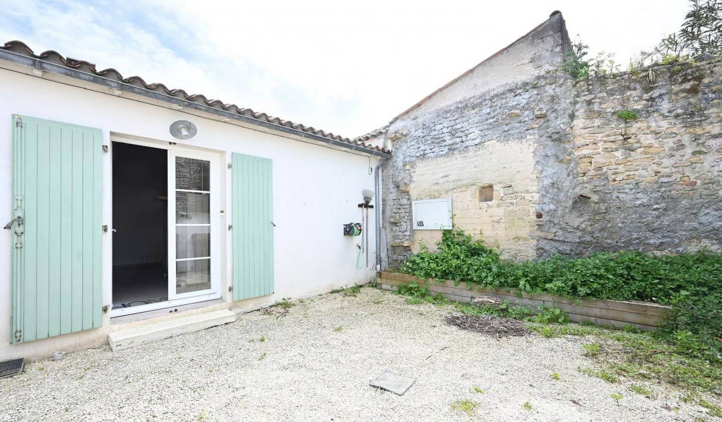 House with terrace Saint-Clément-des-Baleines