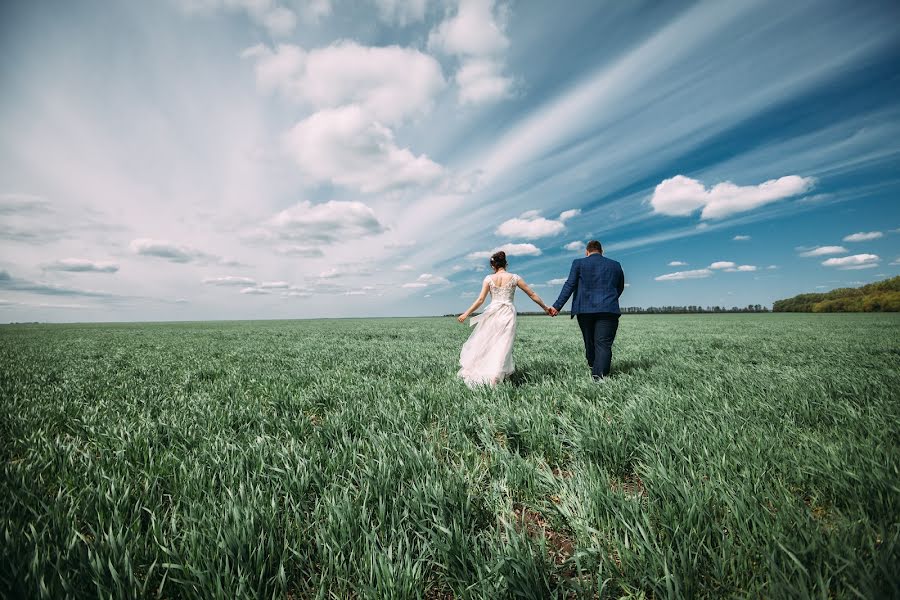 Fotógrafo de casamento Aleksandr Demin (demin-foto46). Foto de 14 de maio 2019