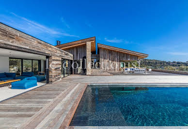 House with pool 12