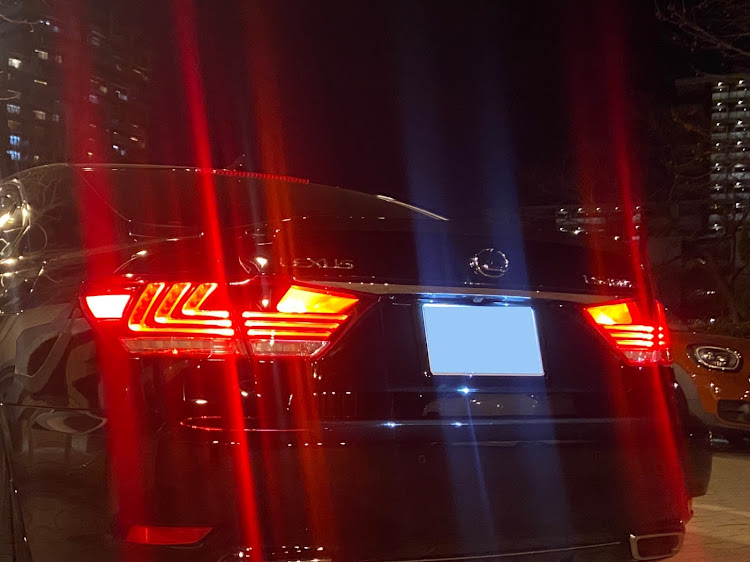 LSのテールランプのこだわりに関するカスタム事例の投稿画像3枚目