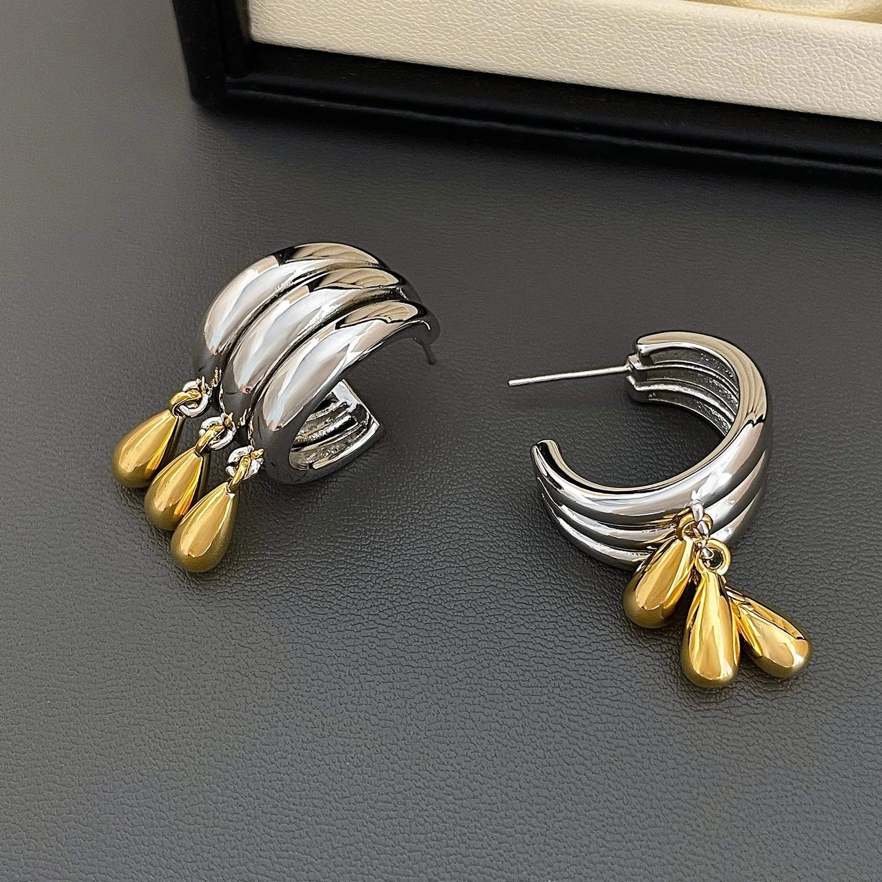 Title 5, Boucles doreilles pendantes en forme de C mult...