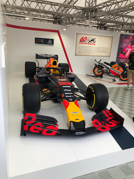 ZEGさんが投稿したレッドブル・F1・鈴鹿サーキットに関するカスタム事例の投稿画像1枚目