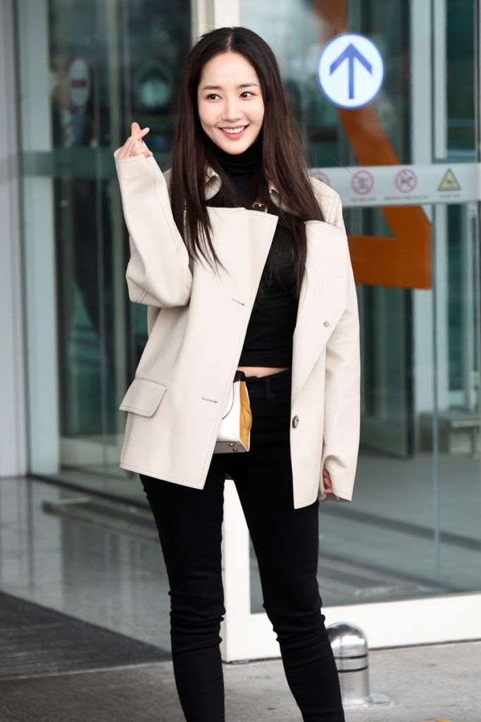 200219-Park-Min-young-Fashion-Incheon-Airport-1-683x1024