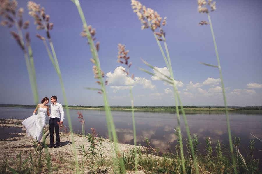 Fotógrafo de casamento Nina Pozhidaeva (nini). Foto de 5 de agosto 2013