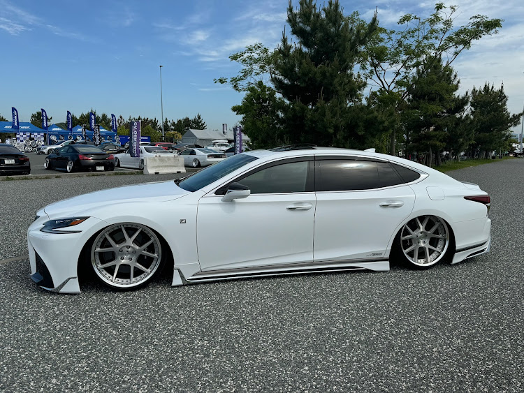 LSのレクサスLS・LEXUS LS・レオンハルト・スタンスネーション山口・stancenationに関するカスタム事例の投稿画像2枚目
