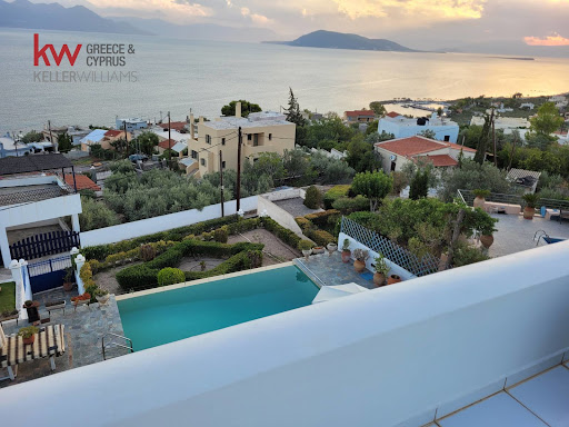 Maison avec piscine et jardin 2