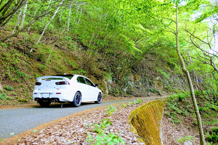 ギャランフォルティスのドライブ・湖畔・林道アタック・VARIS・洗車に関するカスタム事例の投稿画像2枚目