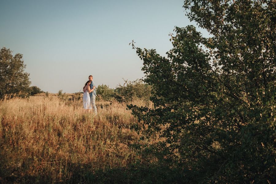 Fotografo di matrimoni Elena Kirichenko (kirelena). Foto del 12 febbraio 2021