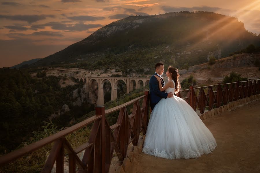 Fotografo di matrimoni Aleksa Kara (facesfoto). Foto del 5 settembre 2017