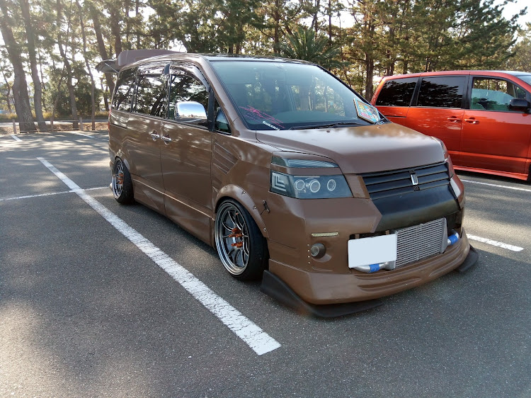 ヴォクシーの弁天島・ノア・AZR・MT・60に関するカスタム事例の投稿画像8枚目