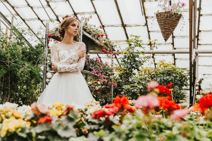 Fotógrafo de casamento Elena Ivasiva (friedpic). Foto de 17 de junho 2018