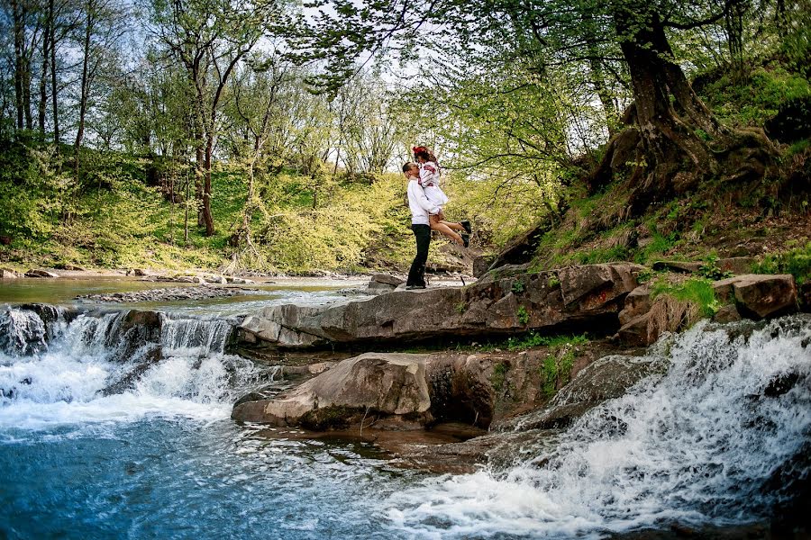 Bryllupsfotograf Roman Medvіd (photomedvid). Foto fra maj 3 2018