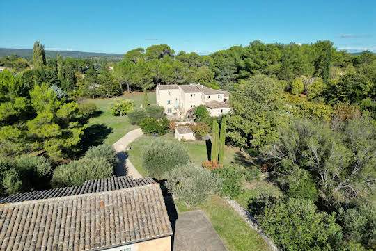 Maison avec piscine et terrasse