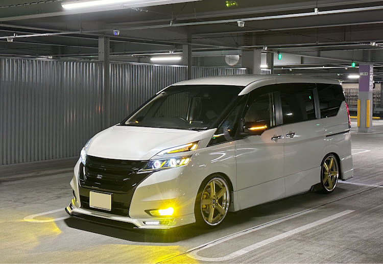 セレナのしおたくぼでぃ❤・S-LINK・ワンオフパーツ・仲間に感謝・キャンディーイエローに関するカスタム事例の投稿画像11枚目